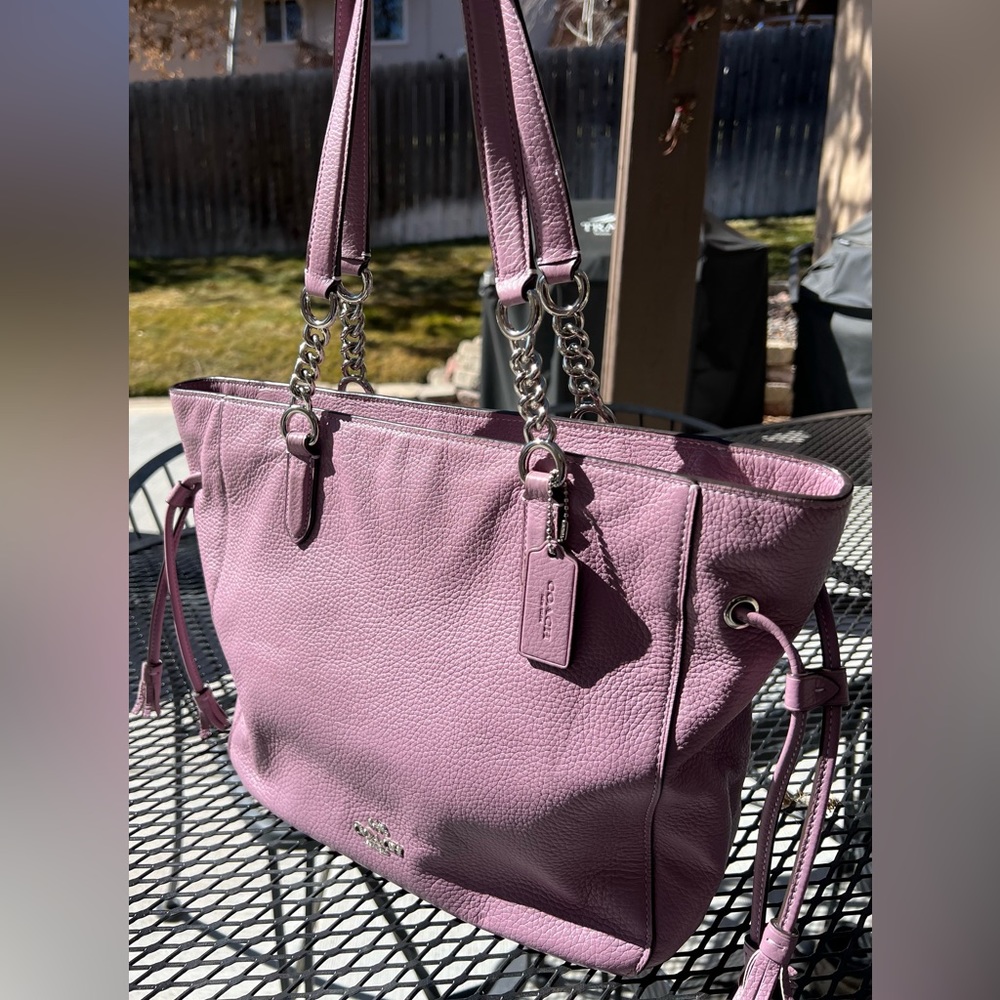 Coach Elle Chain Tote 💟 SOLD LOCALLY